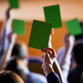 Dret a la llibertat de reunió i d’associació i a la participació