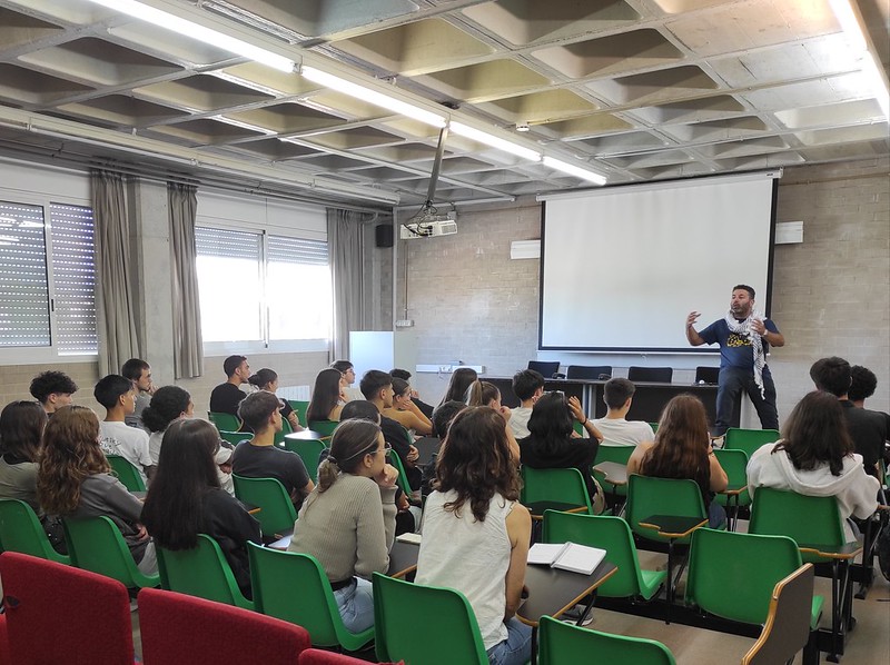 Col·loquis amb activistes